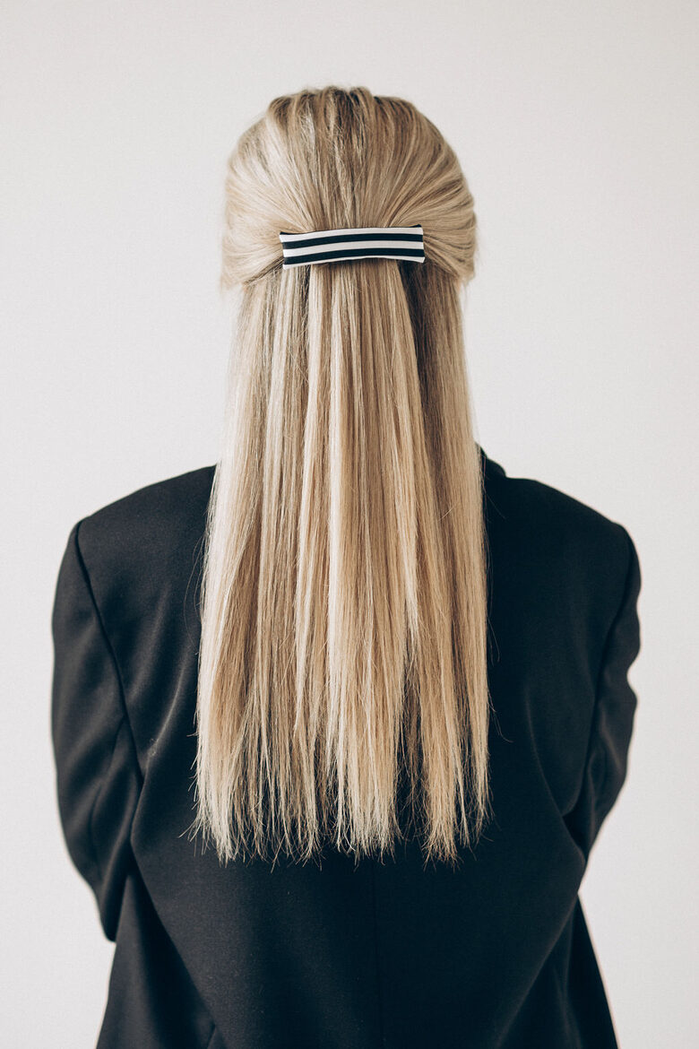 Dryžuotas segtukas plaukams 